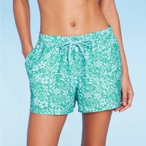 Women's 3" Swim Board Shorts - Wild
Fable™ Green/Blue Floral Print new